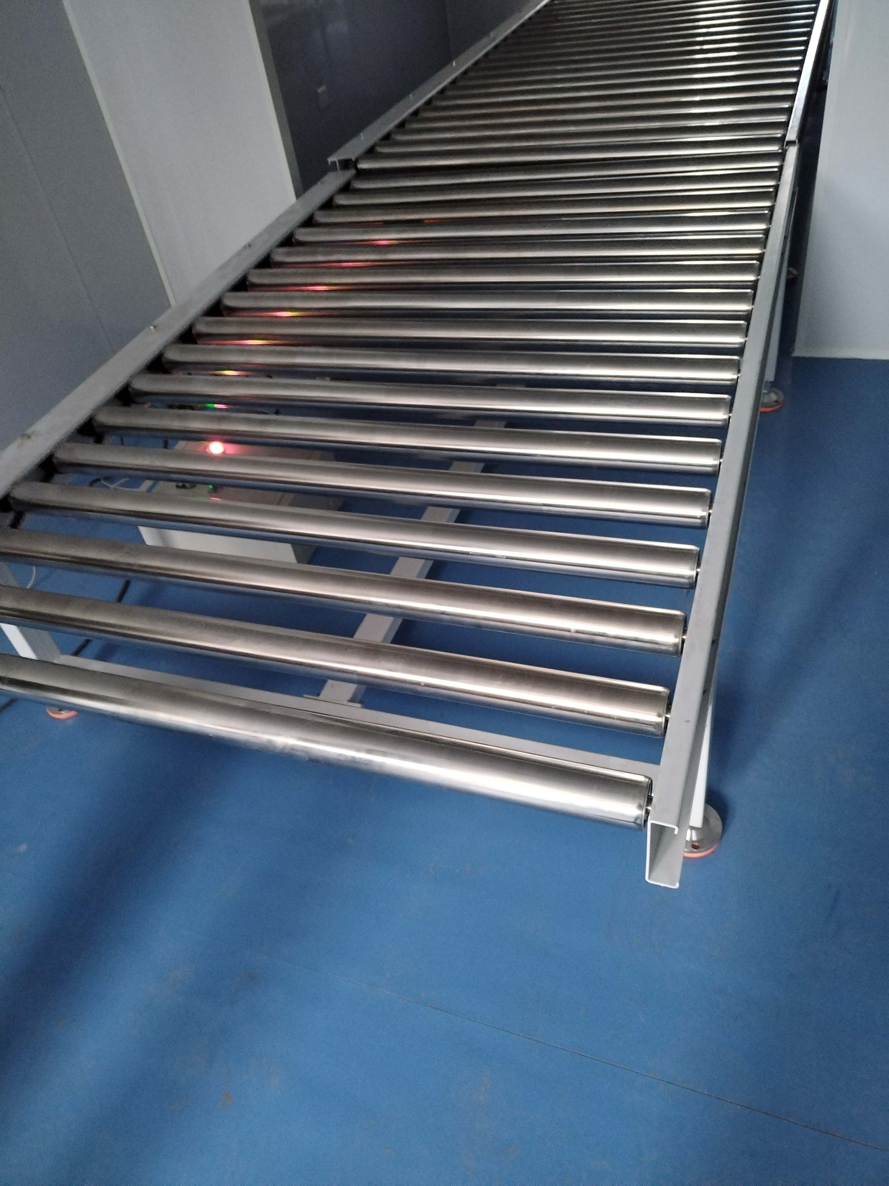 滾筒輸送機特點，青島樂途行工業設備有限公司